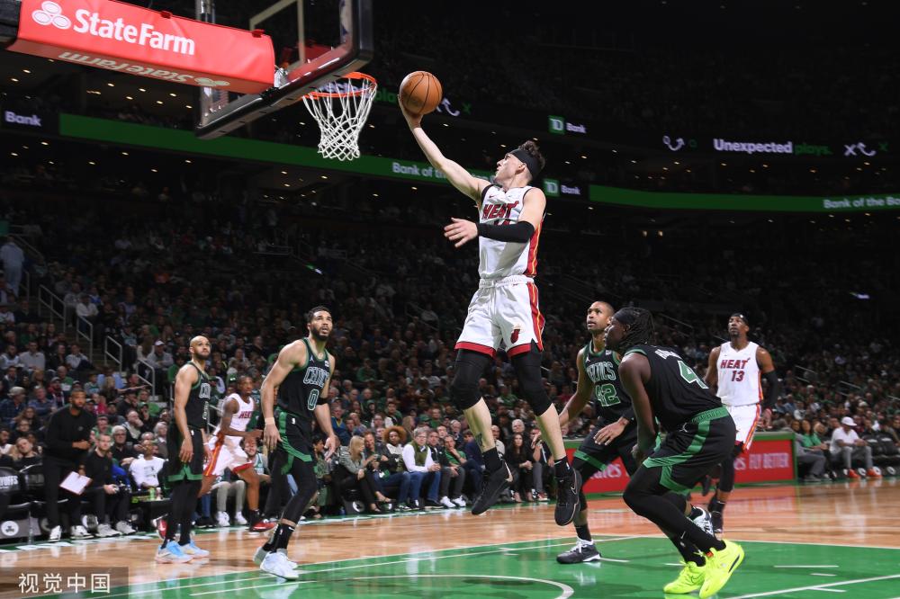 尤其两队在 尤其两队在