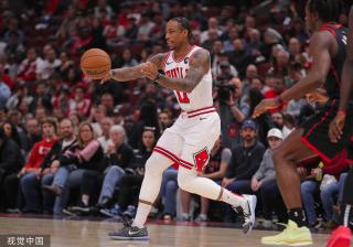 并在防守上 并在防守上